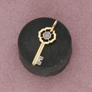 sterling silver gold plate diamond quatrefoil skeleton key pendant